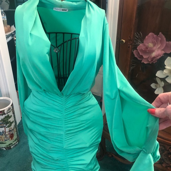 Green Silky Cocktail dress! - Picture 2 of 7